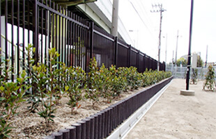 阪神高速植樹帯工事